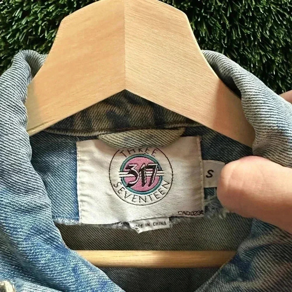 Vintage Three Seventeen Light Wash Denim Small - Picture 3 of 6